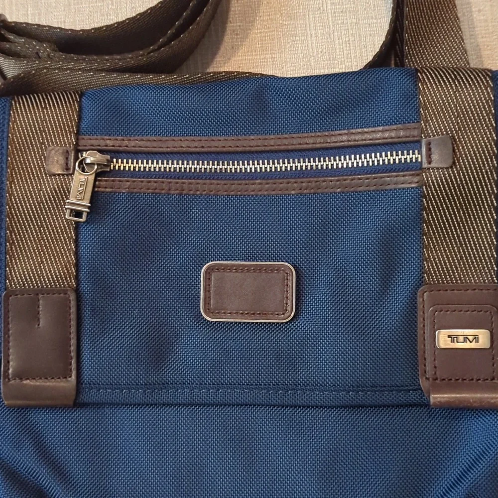 Tumi 22371BTH - Alpha Bravo Beale Mini Messenger/Sling bag/Crossbody- Navy
